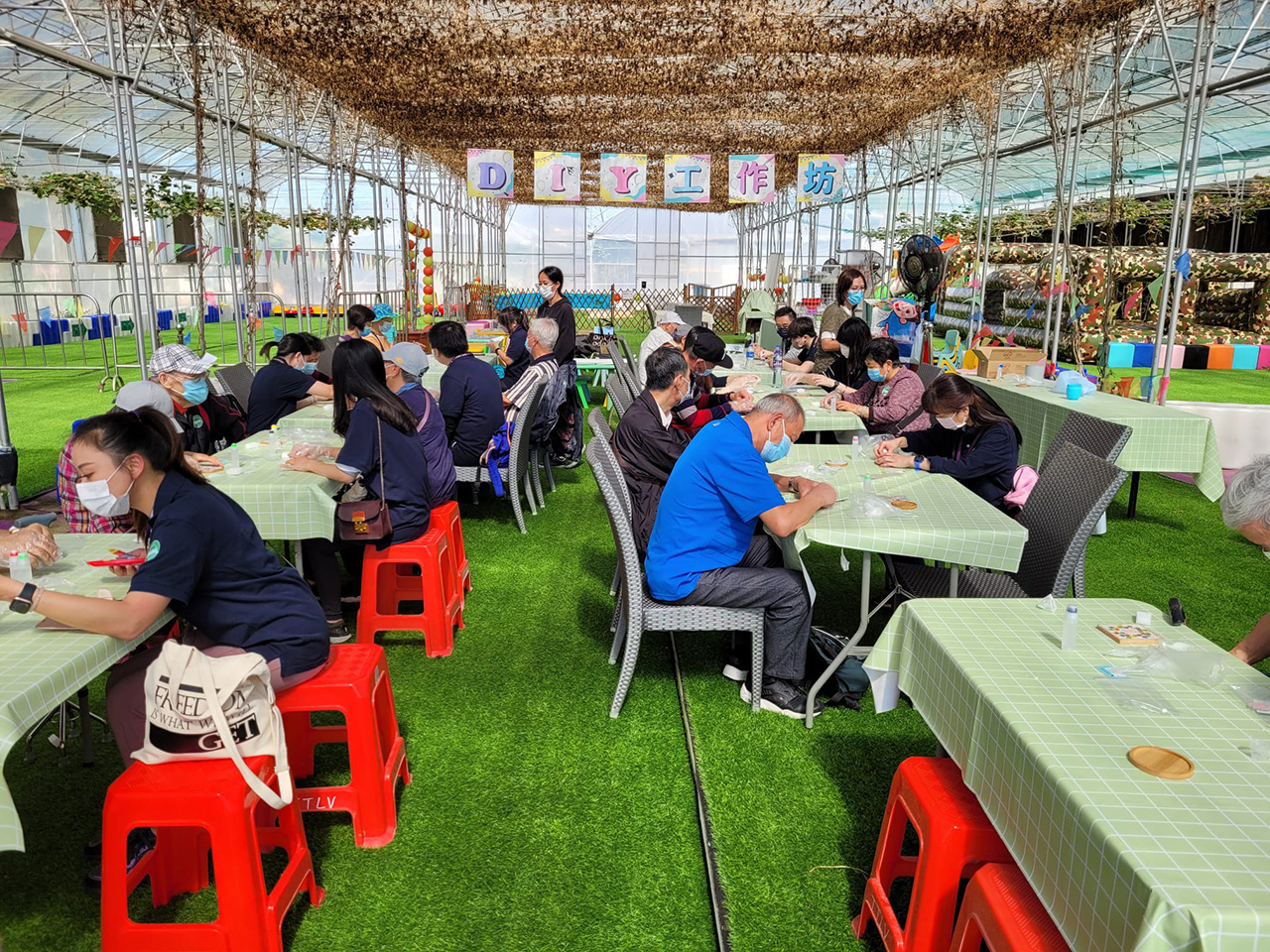 陪同“圣公會(huì)麥理浩夫人中心”長者旅行游玩